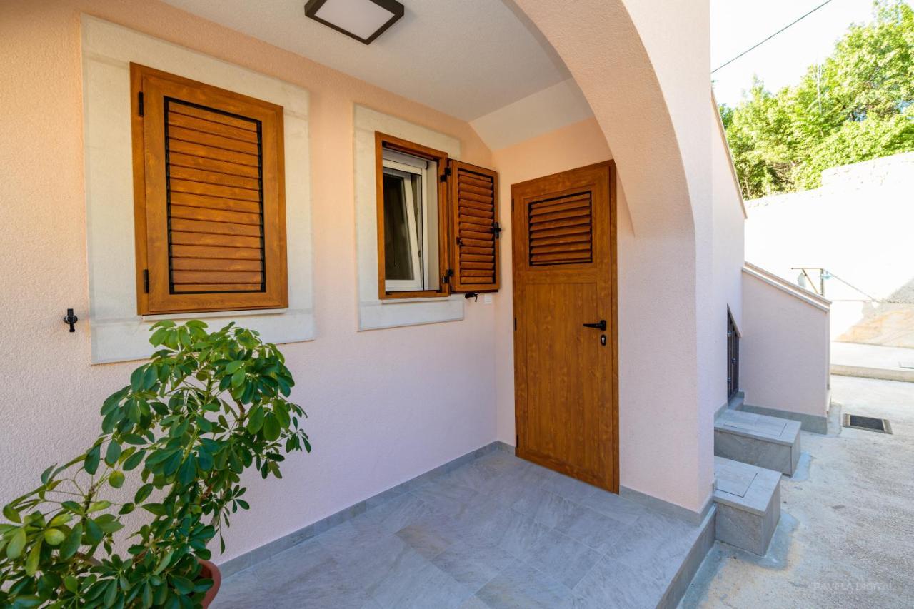 Apartments Horvat Veli Losinj Exterior photo