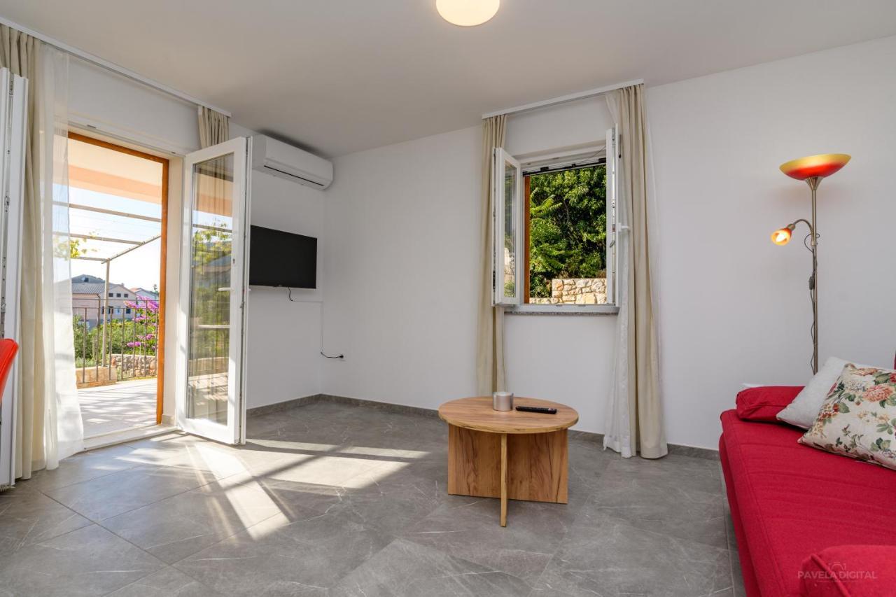 Apartments Horvat Veli Losinj Exterior photo